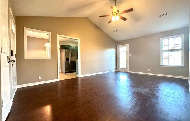 1261 Silver Star Dr. Clarksville, TN 37042 *Move-In Special: 1/2 off 1st Month's Rent*