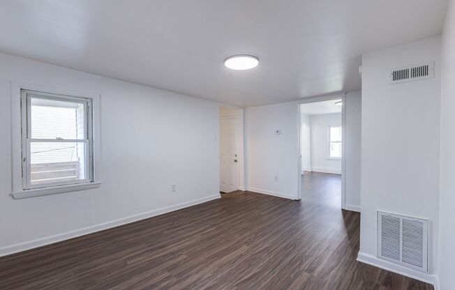 1 bed, 1 bath, $1,100, Unit Apt. 2 (Top)