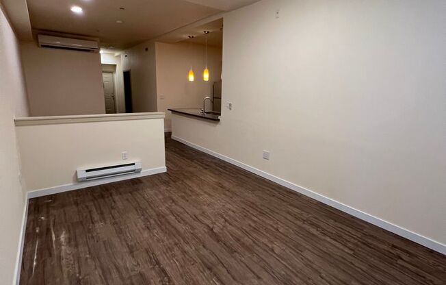 1 bed, 1 bath, 864 sqft, $1,795, Unit 100