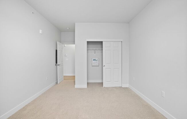 3 beds, 3 baths, 1,674 sqft, $2,050, Unit H-404