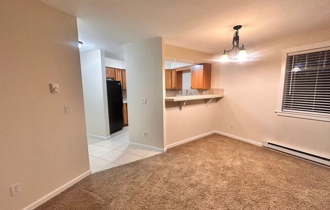 2 beds, 1 bath, 784 sqft, $1,150, Unit Unit 16