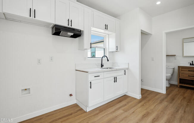 1 bed, 1 bath, 450 sqft, $1,895