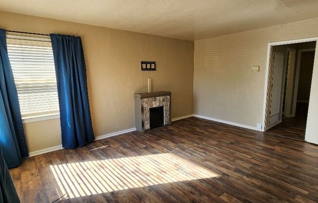 2 beds, 1 bath, $2,350