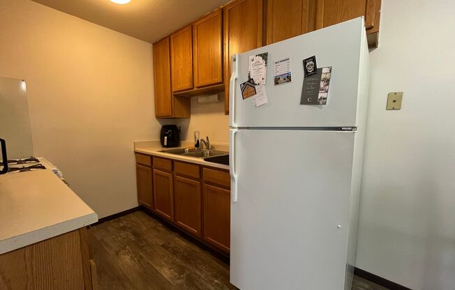 1 bed, 1 bath, $975, Unit 30