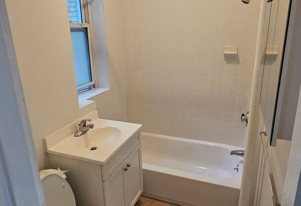 1 bed, 1 bath, $2,550, Unit 10