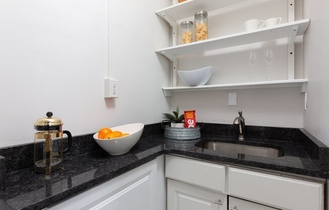 Studio, 1 bath, 282 sqft, $2,300, Unit 47