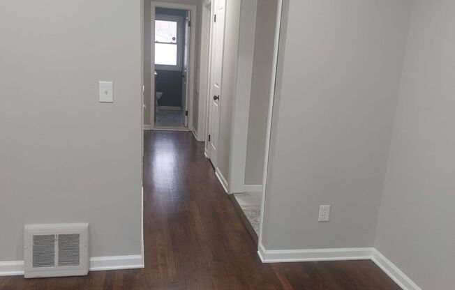 3 beds, 1 bath, $1,600