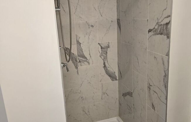 1 bed, 1 bath, 995 sqft, $1,850, Unit 202