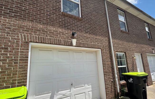 All-Brick 3BR/2BA Townhome Near Fort Campbell