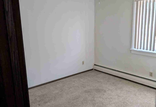 2621 W PIERCE