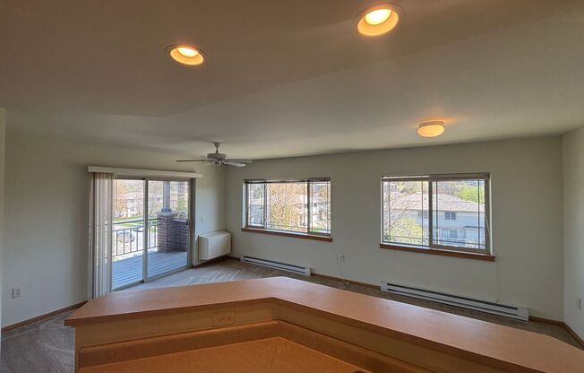 1 bed, 1 bath, 756 sqft, $1,555, Unit 302-301