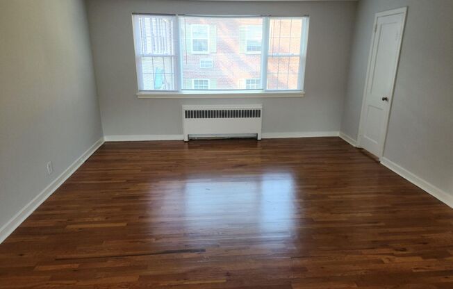 2 beds, 1 bath, 897 sqft, $2,335, Unit A-16