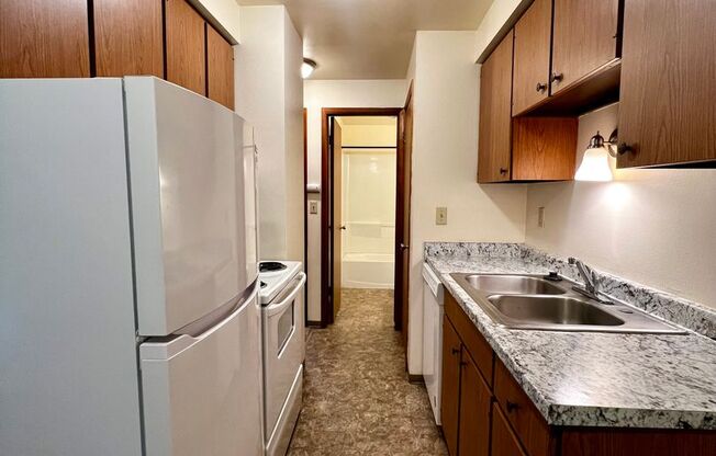 1 bed, 1 bath, 600 sqft, $925, Unit I