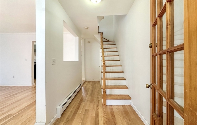 244 EVERETT ST