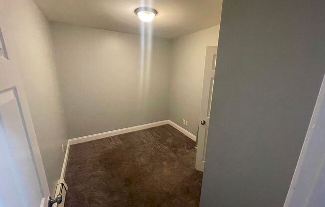 1 bed, 1 bath, $1,050, Unit Unit 2