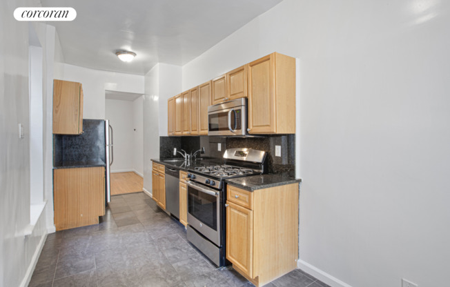 156 COLUMBUS AVE