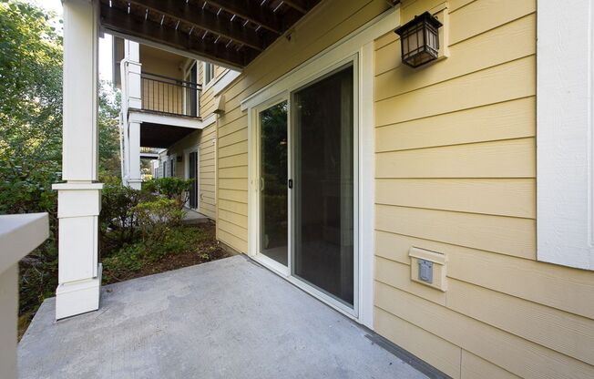 Fabulous Lakemont 2 Bed Condo for Lease!