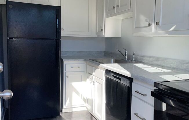 1 bed, 1 bath, $1,075, Unit 52