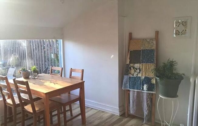 Stunning 3-Bedroom Townhouse in Manayunk! Available Mid-August!
