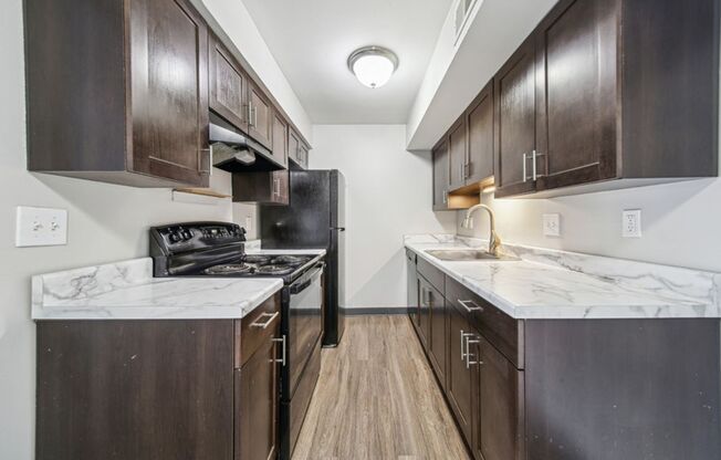 2 beds, 1 bath, 900 sqft, $895