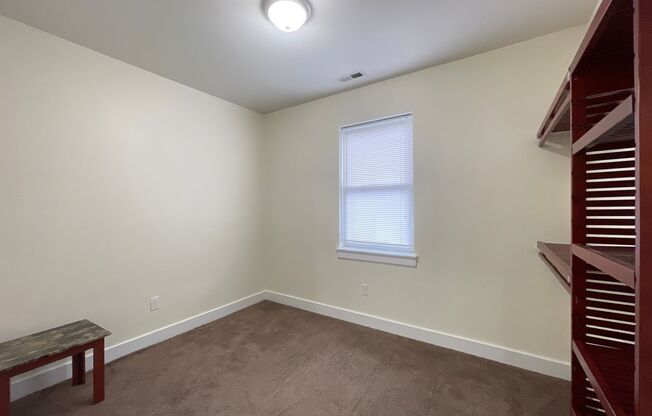 3 beds, 3 baths, 823 sqft, $1,895, Unit Unit 24