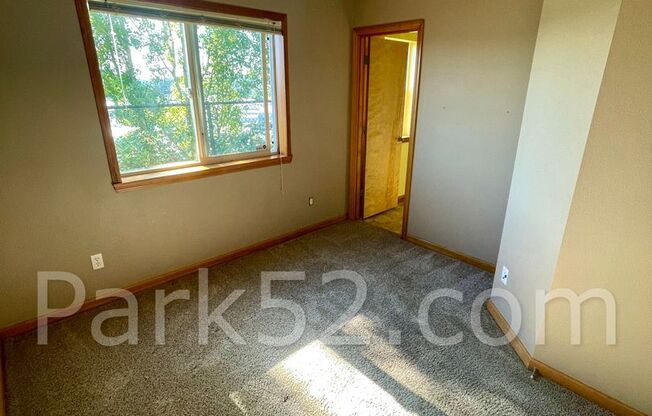 3 beds, 3.5 baths, $2,225