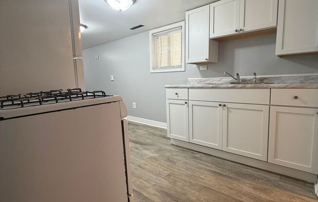 SELLING - 4828 Melville Ave