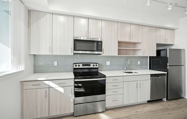 2 beds, 1 bath, 757 sqft, $1,695, Unit 201