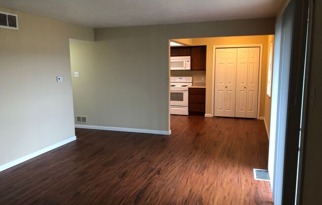 2 beds, 1 bath, 800 sqft, $825, Unit D46