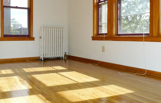 2 beds, 2 baths, 950 sqft, $1,415, Unit 10 - 210