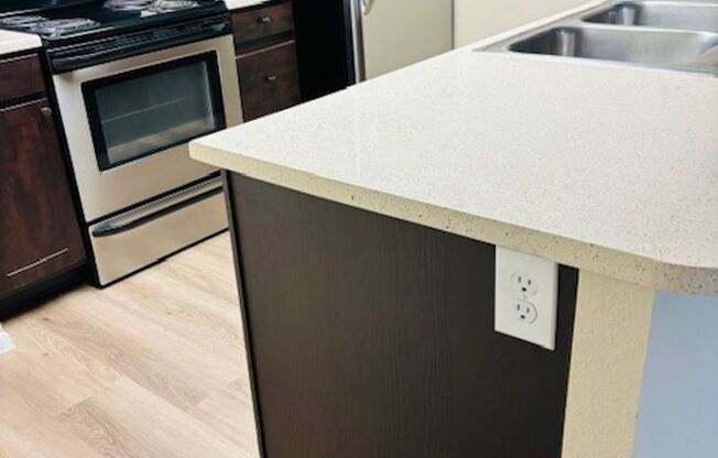 2 beds, 1 bath, 830 sqft, $1,349, Unit 140