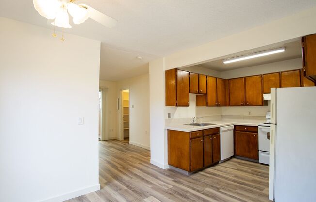 2 beds, 2 baths, $1,995, Unit 9120