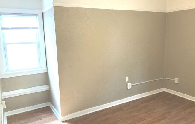 Studio, 1 bath, $795, Unit 33