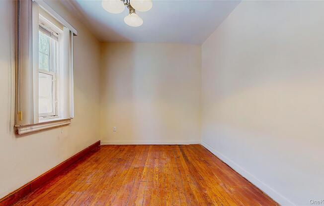 479 IRVING AVE
