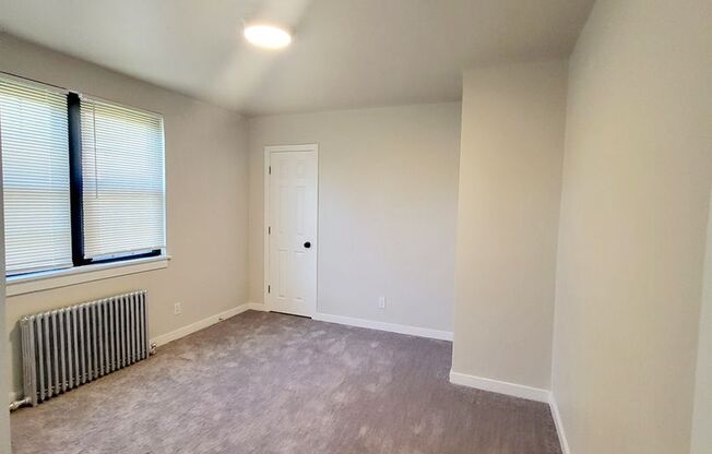 2 beds, 1 bath, 700 sqft, $1,305, Unit 12-3271