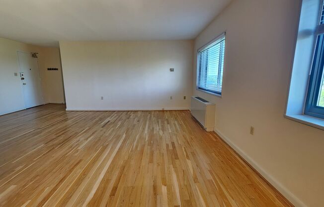 Utilities Included! Parking! Near Pentagon City Metro!