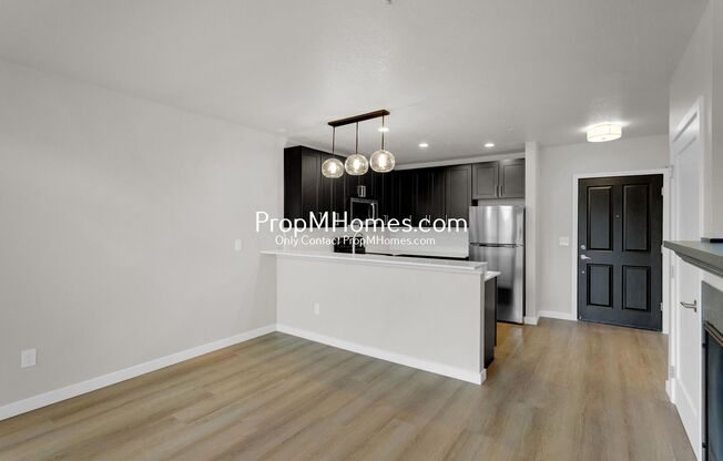 Luxury One-Bedroom Condo in Downtown Gresham – Fully Updated!