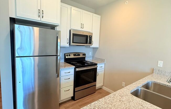 Studio, 1 bath, 563 sqft, $1,550, Unit 104-212