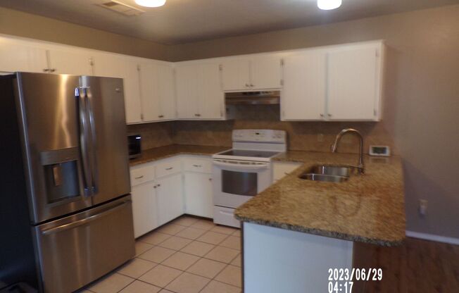 Great home located close to shopping, restaurants , hospital and easy access to Ft. Sill