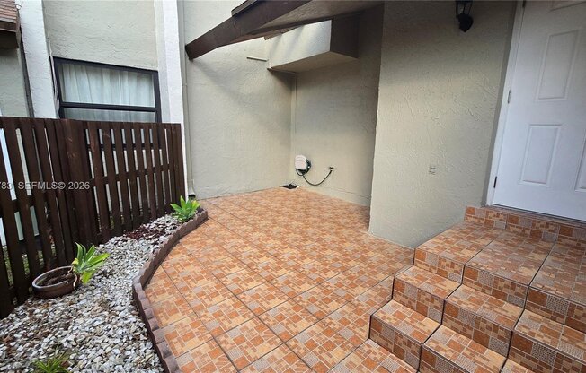 9970 NW 9 ST CIR