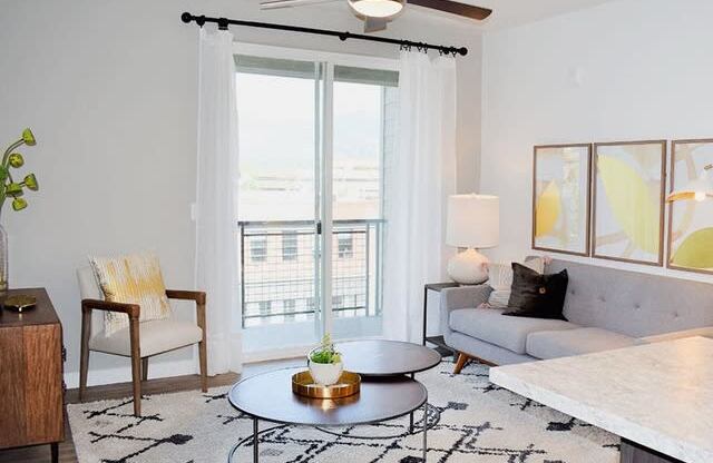 600 Lofts Apartments
