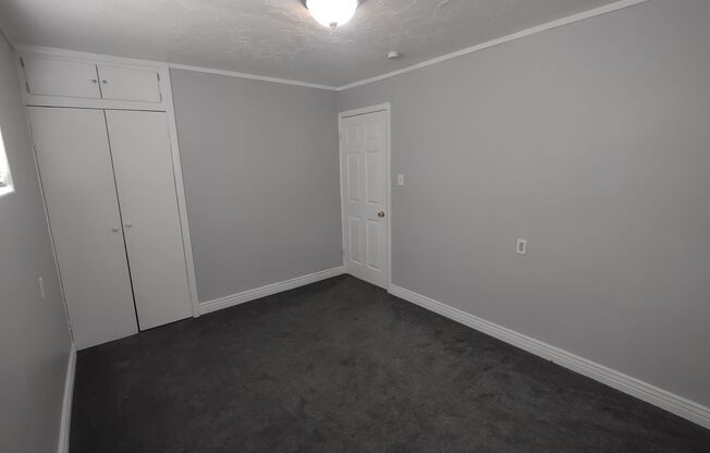 2 beds, 1 bath, $1,295