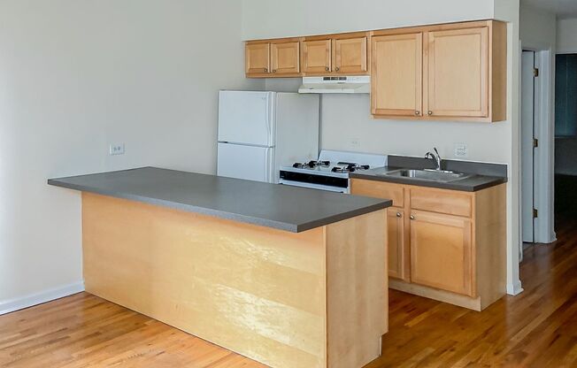 2 beds, 1 bath, 785 sqft, $2,795, Unit 2525-D2
