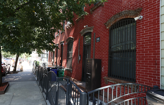 106 ECKFORD ST