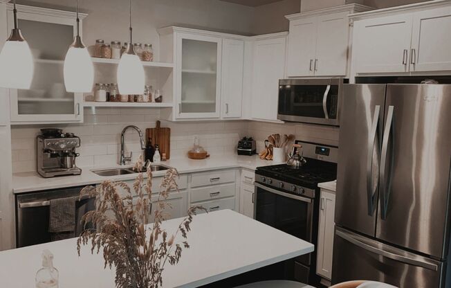 2 beds, 2 baths, 1,227 sqft, $2,125, Unit 102