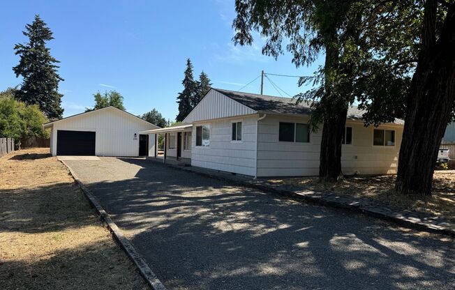 3 Bedroom, 2 Bathroom House in West Eugene