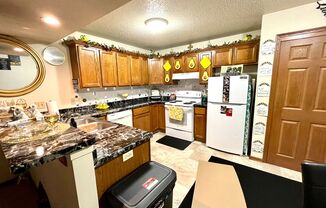 2 beds, 2 baths, $1,525, Unit 5