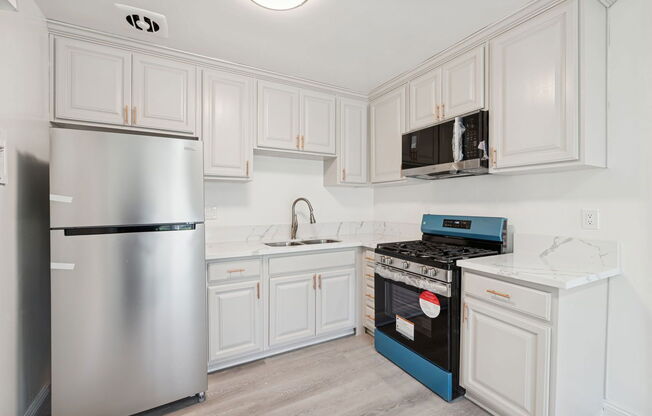 337 REXFORD DR