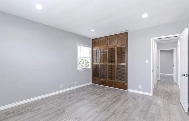 7856 PASO ROBLES AVE