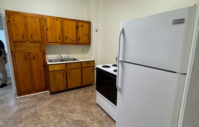 1 bed, 1 bath, $1,000, Unit 147-1FS